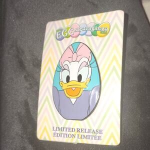 Disney Daisy Duck Limited Release Pin - Purple and Pink